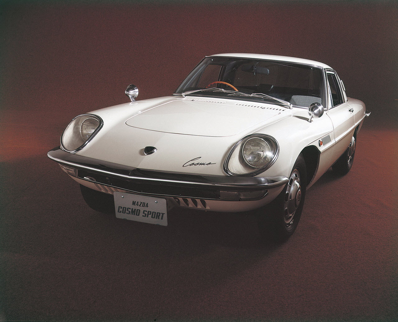 Primul automobil de succes cu motor Wankel