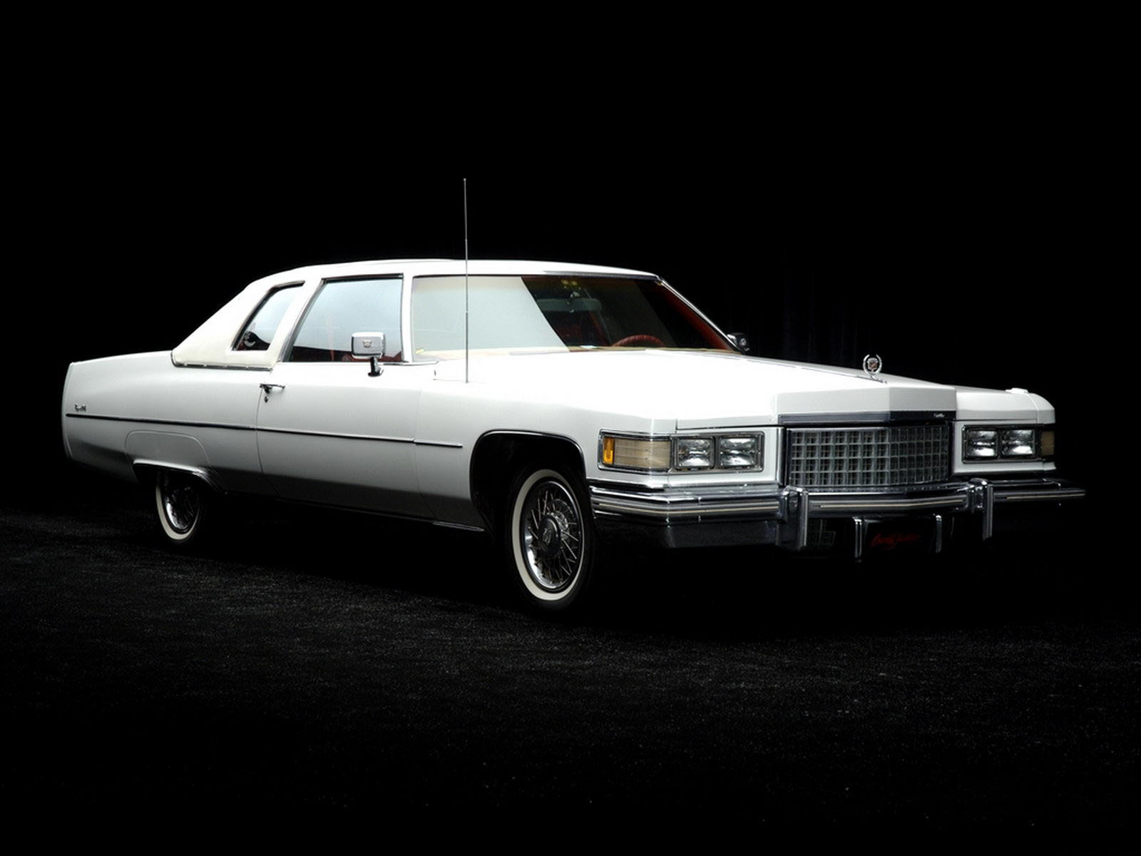 Cadillac Essential Guid