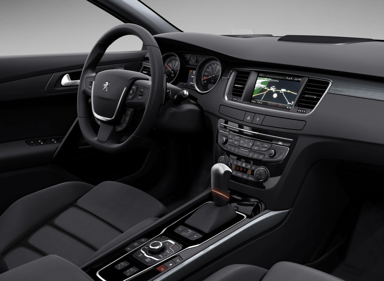 Peugeot 508 interior