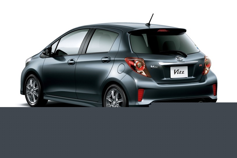 In Japonia, Toyota Vitz (Yaris) este oferita cu doua motoare pe benzina: 1,3 si 1,5 litri