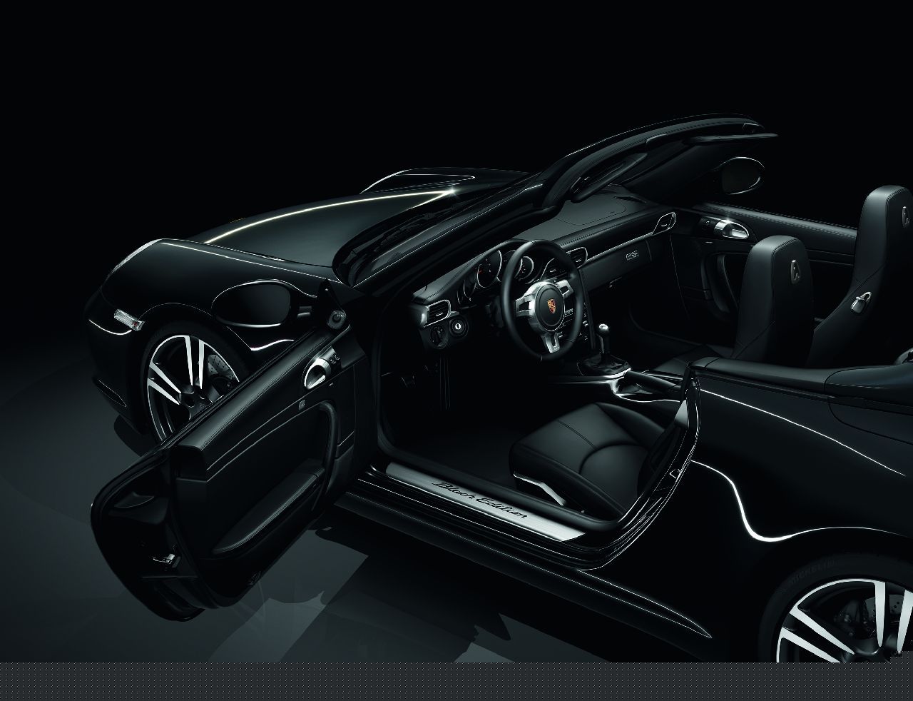 Interiorul lui Porsche 911 Black Edition va fi, bineinteles, negru, cu o dotare de top