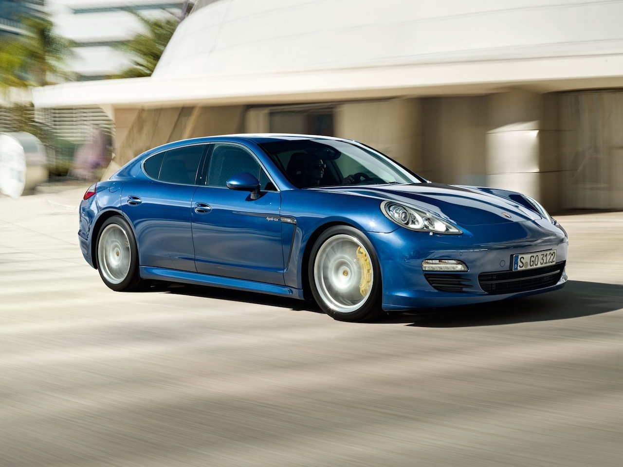 Porsche Panamera S Hybrid va avea un pret de pornire de peste 125.000 euro