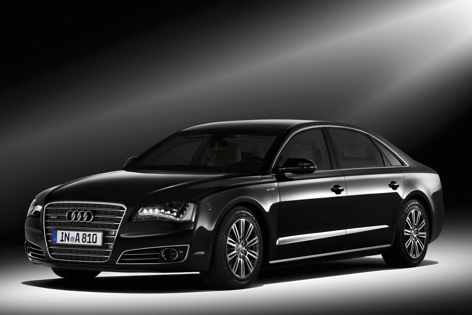 Audi A8 L Security beneficiaza de motorul de top W12, de 6,3 litri si 500 CP