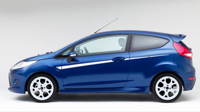 Ford Fiesta Sport+ mizeaza pe un aspect exterior destul de agresiv