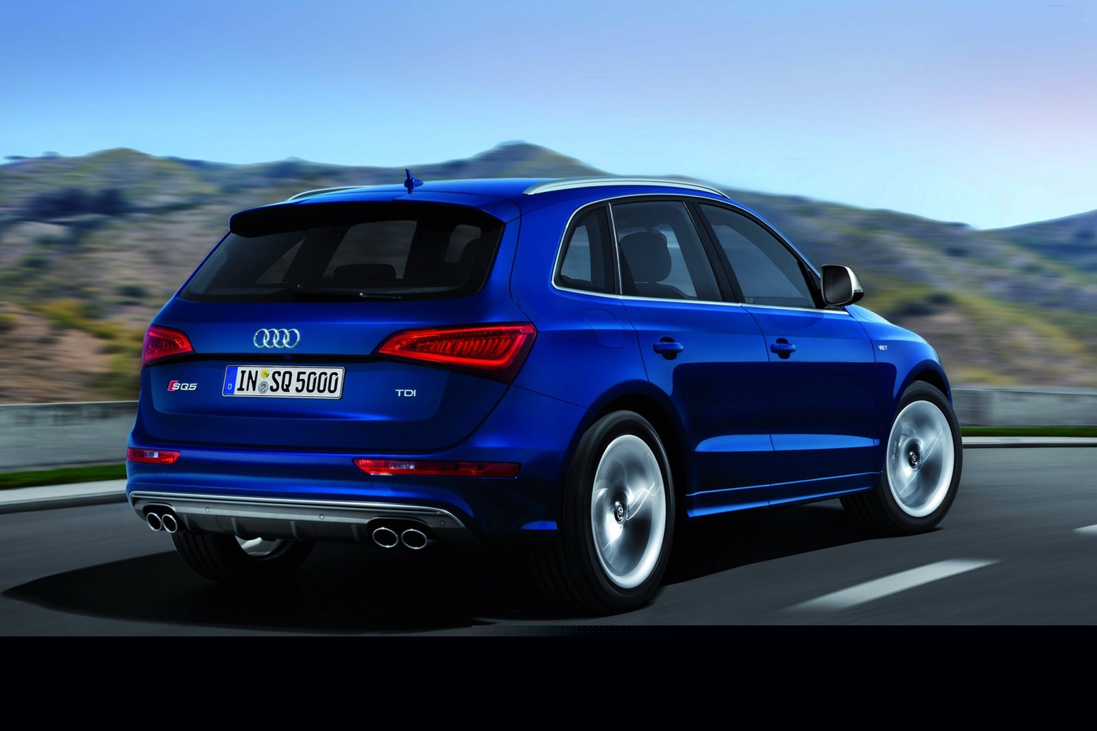Audi SQ5 TDI are un demaraj 0-100 km/h in 5,1 secunde si atinge 250 km/h
