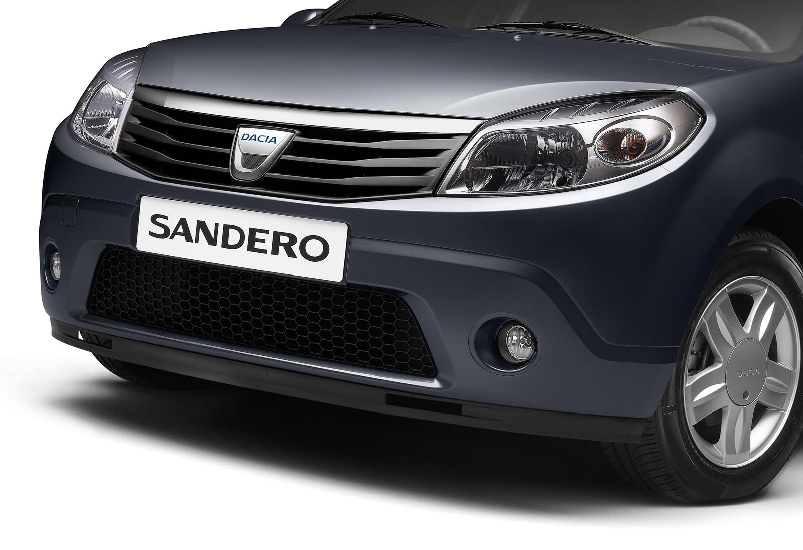 Dacia Sandero mai bună ca Dacia Logan?