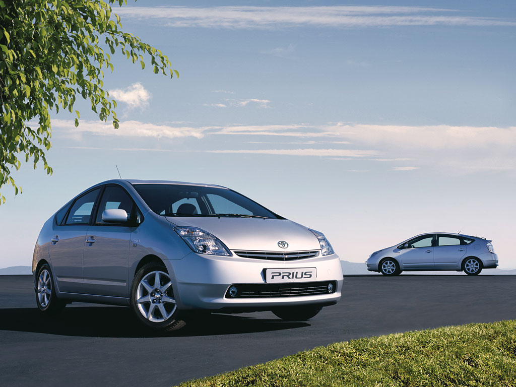 Toyota Prius este prea silenţioasă?