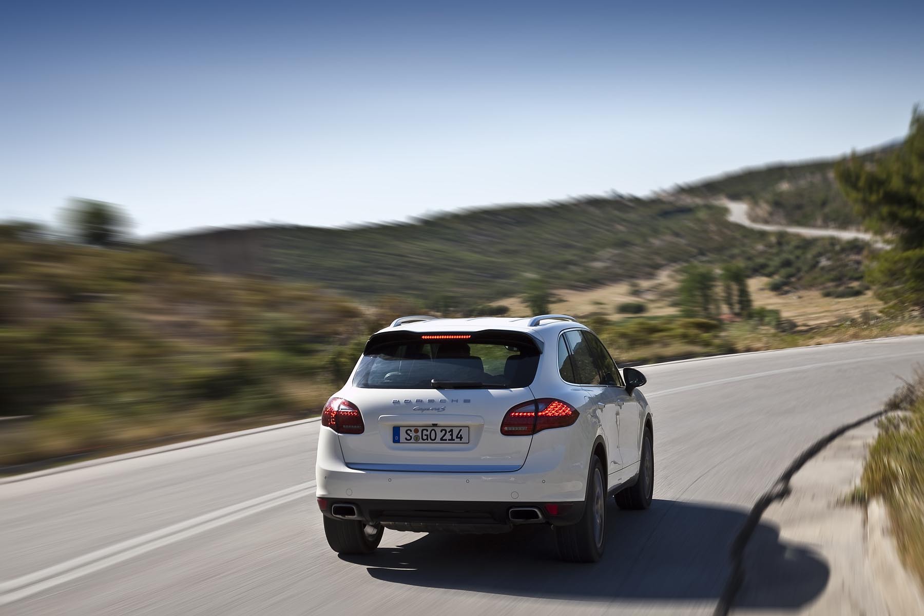 Sistemul P.D.C.C. este necesar pentru ca noul Cayenne sa fie cel mai bun SUV sportiv