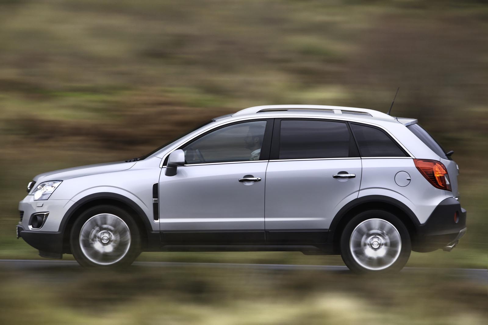 Suspensia ofera un foarte bun compromis intre manevrabilitate si confort la Opel Antara facelift