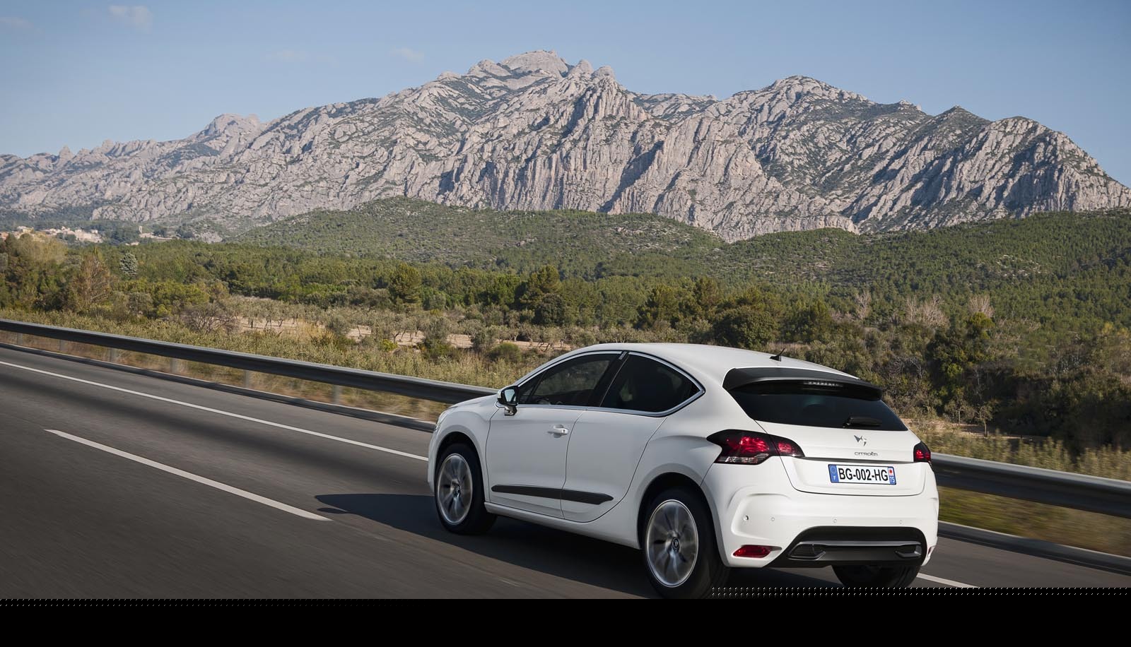 Motorul diesel de 163 CP de pe DS4 este doar normal, nefiind asa agreabil ca turbo-ul de 1,6 litri
