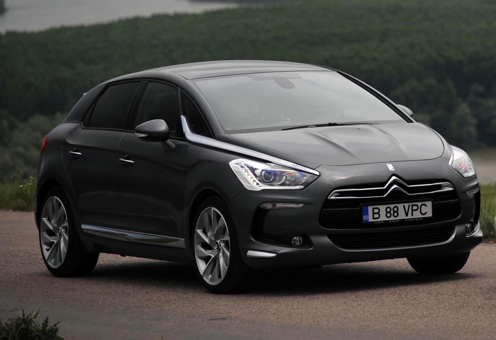 Designul lui Citroen DS5 este sofisticat, extravagant si inedit