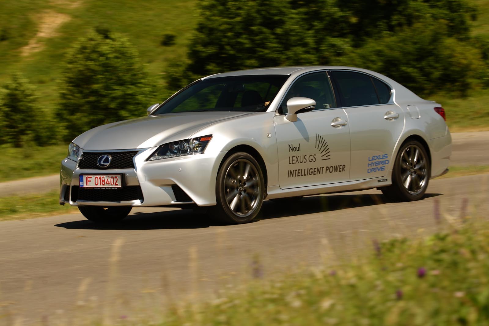 Lexus GS 450h F-Sport te gratuleaza cu reprize surprinzatoare de adrenalina in modul Sport+
