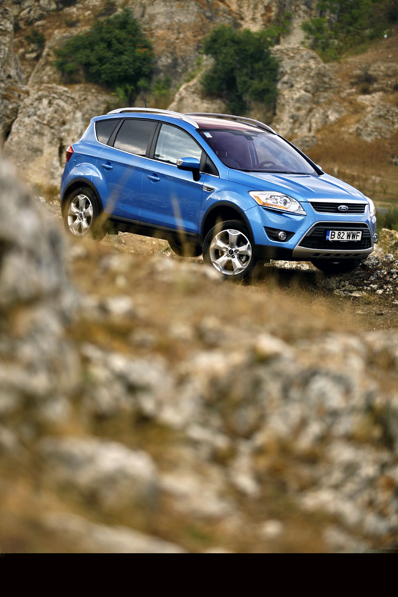 Ford Kuga - profil zvelt