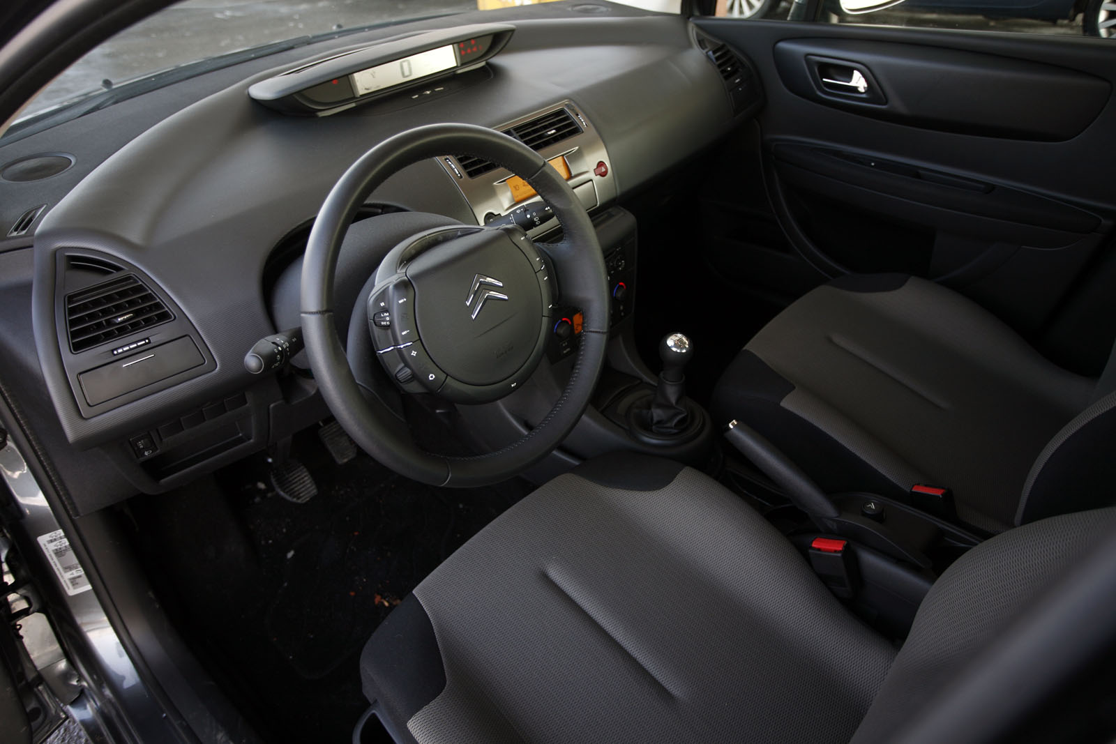Interior spatios in C4