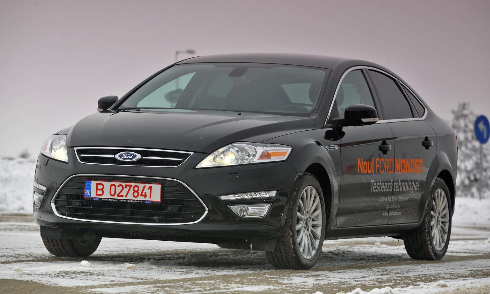Ford Mondeo are un design ecghilibrat, modern, dar si sobru, versiunea cu hayon aratand si sportiv