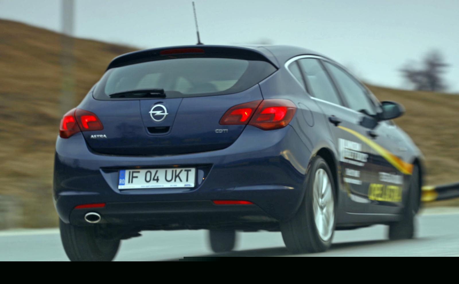 Opel Astra 2.0 CDTi si Citroen C4 2.0 HDi reprezinta oferte foarte bune printre hatchbackurile diesel puternice
