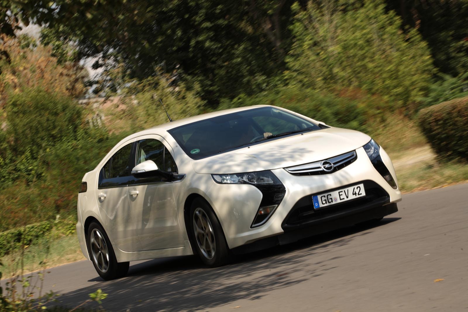 Opel Ampera - in premiera in Romania, cu ocazia workshop-ului de la Politehnica Bucuresti