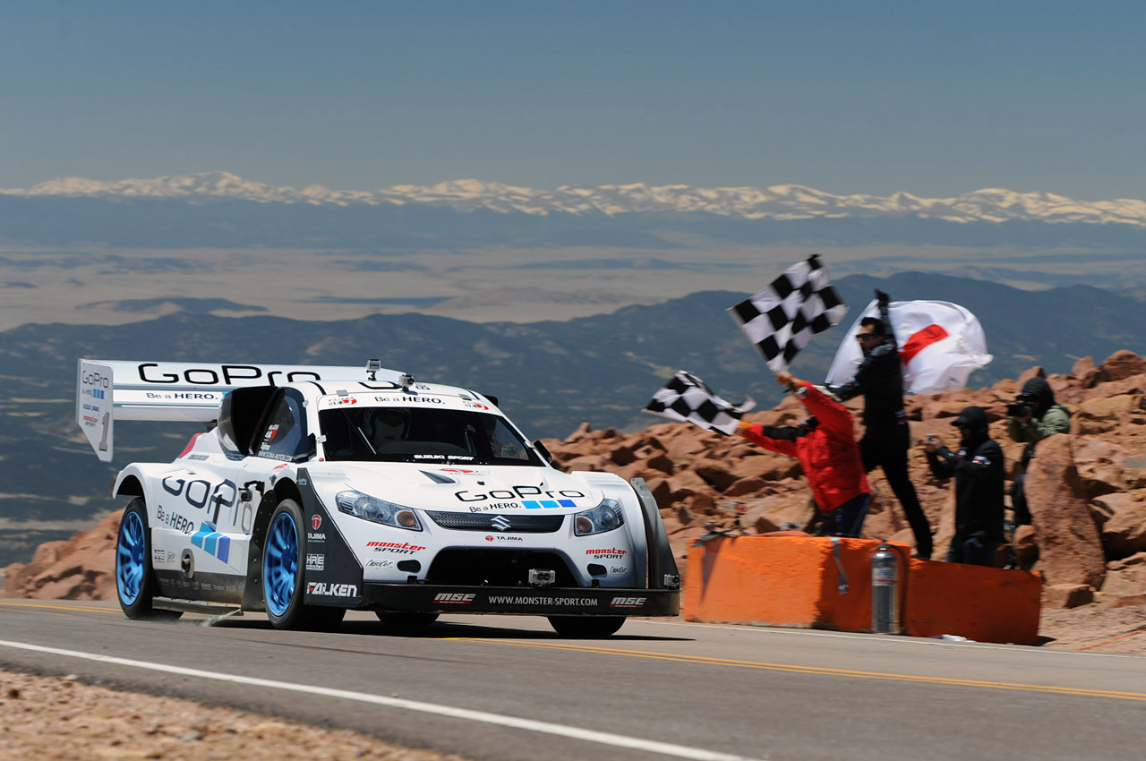 Nobuhiro Tajima a doborat recordul de 10 minute la Pikes Peak 2011