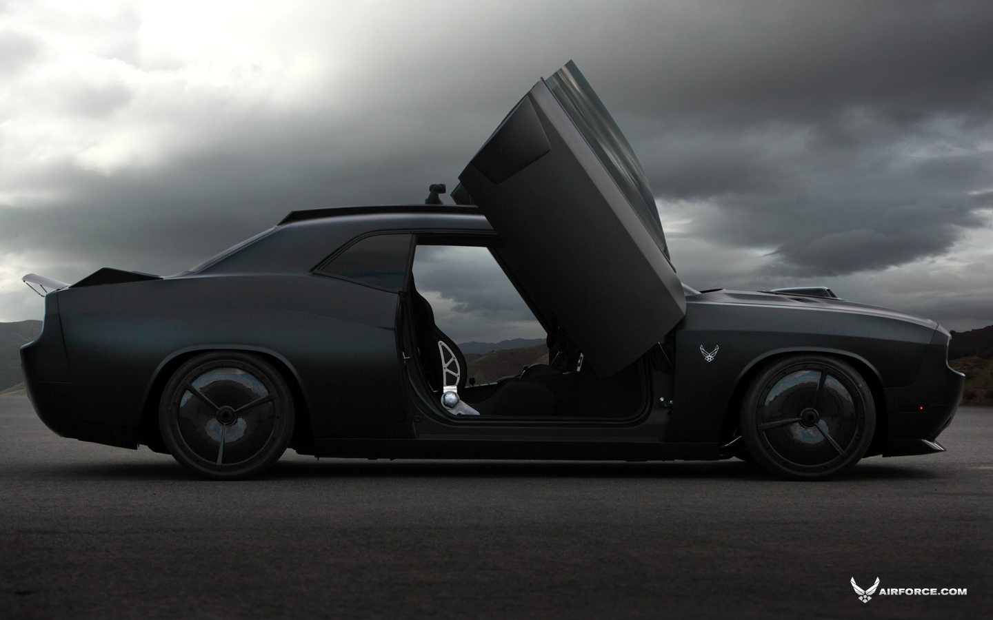 Dodge Challenger Vapor are rolul de a ajuta armata sa recruteze tinerii