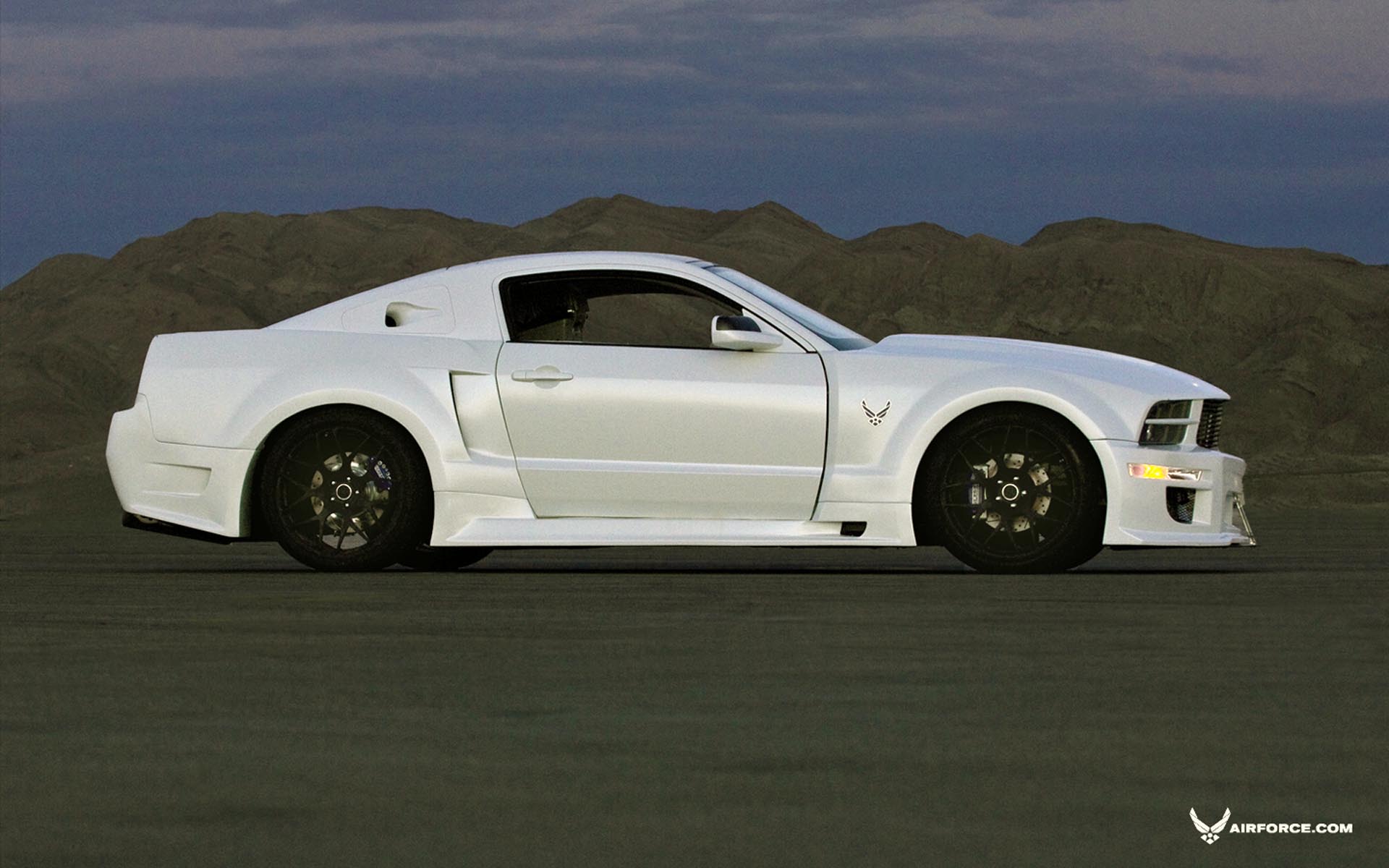 Ford Mustang X-1, una dintre masinile din programul Airforce Supercar
