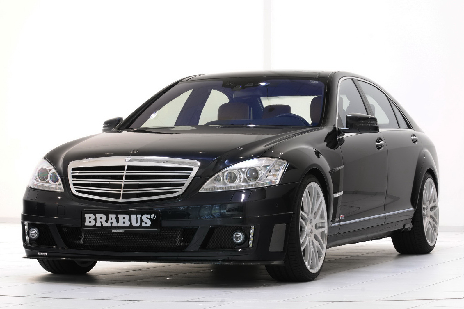 Brabus SV12 R cu 800 CP nu are un pret comunicat oficial