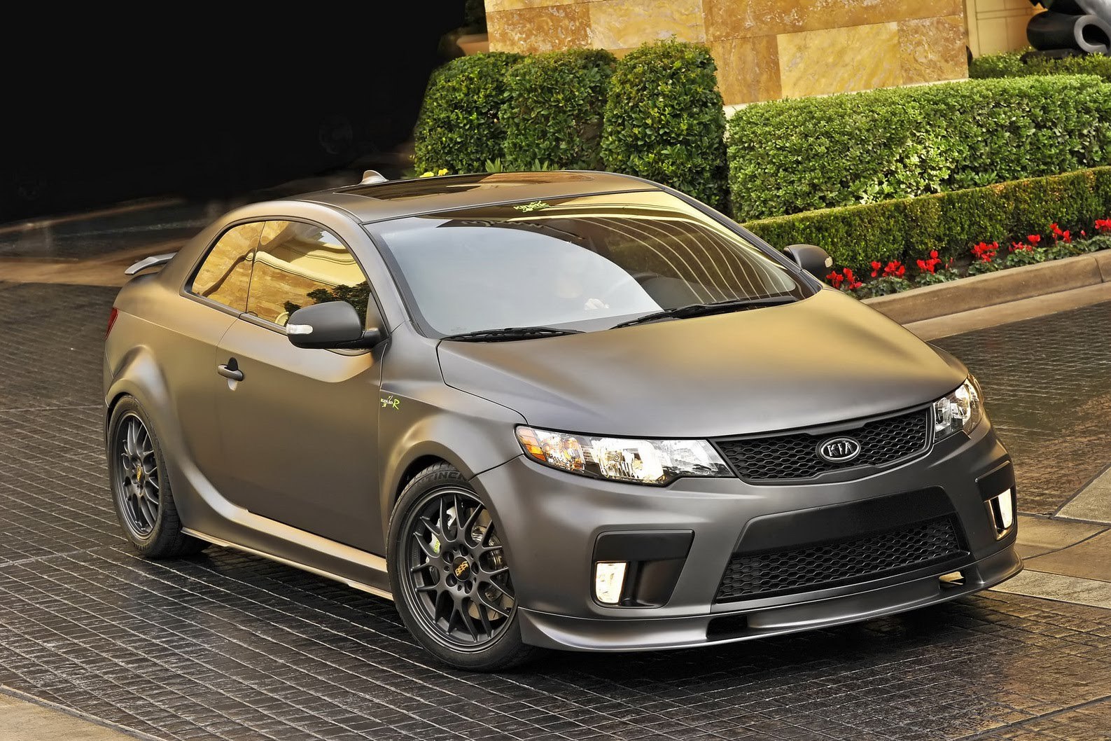 Ramane de vazut daca pe baza lui KIA Forte Koup Type R Concept va aparea o editie speciala de serie