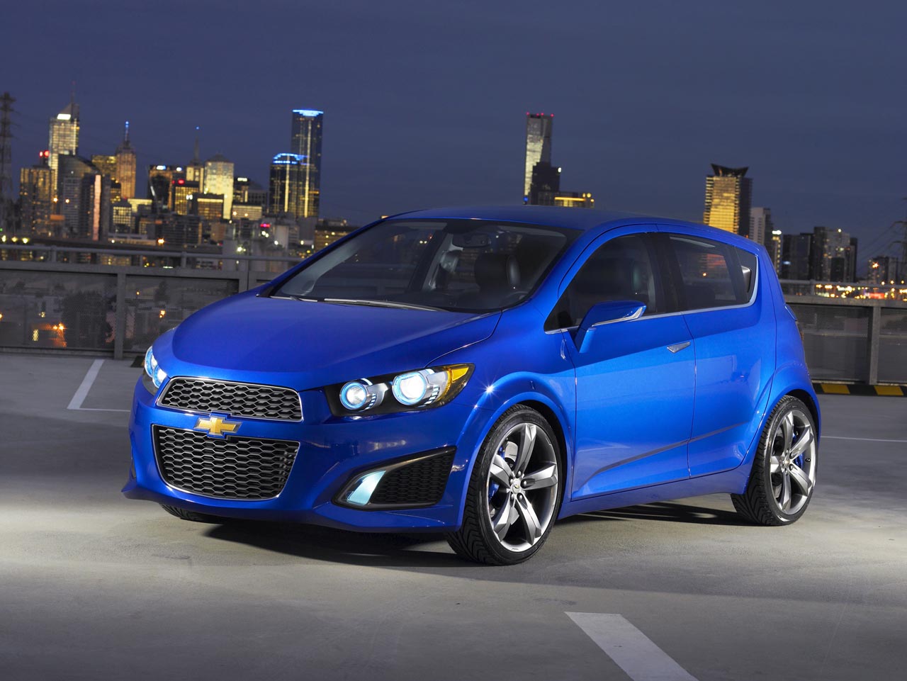 Conceptul Chevrolet Aveo RS prefigureaza noua generatie Chevrolet Aveo, care va fi mult evoluata