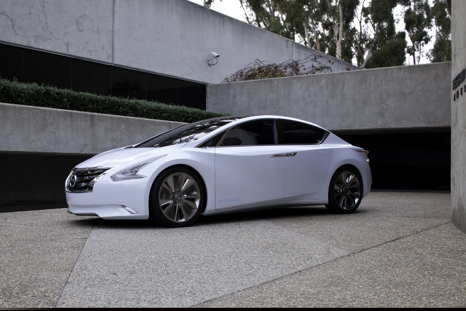 Nissan Ellure este un concept destinat clientelei feminine, intre 30 si 40 de ani