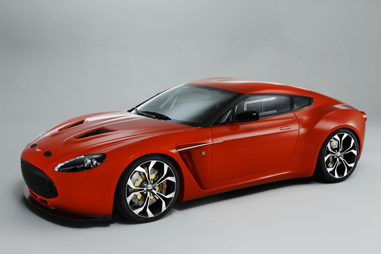 Aston Martin V12 Zagato adopta un stil mult mai aproape de spiritul racing