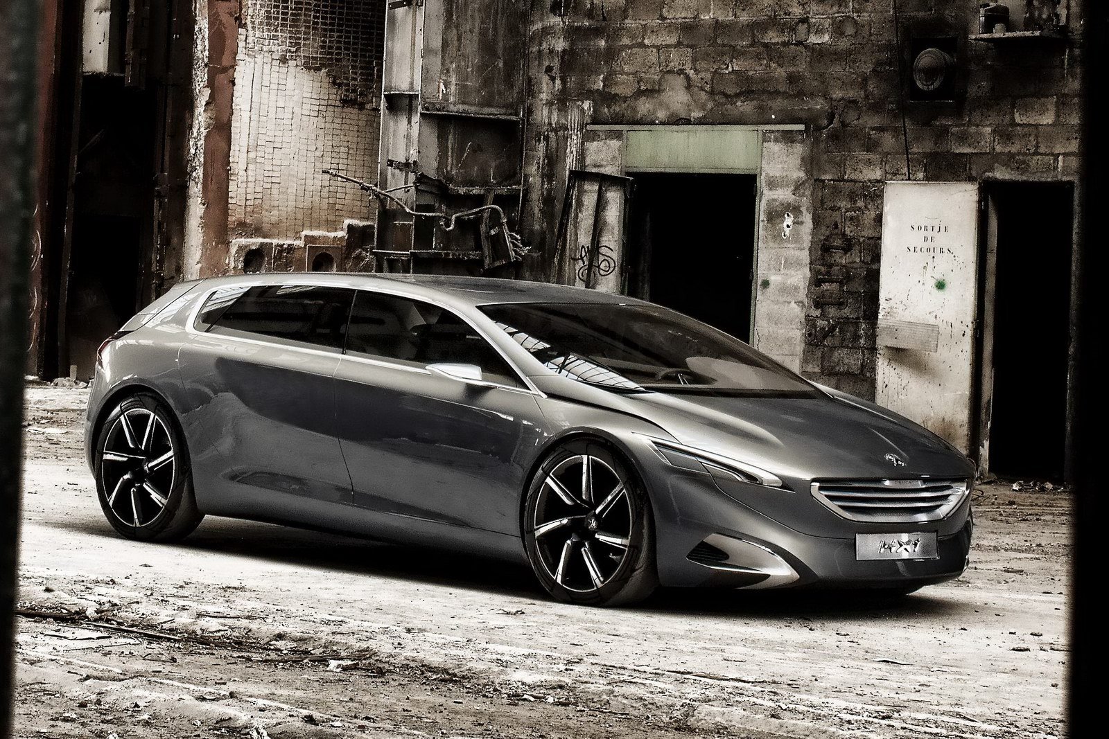 Desi are 6 locuri, Peugeot HX1 nu este un monovolum obisnuit